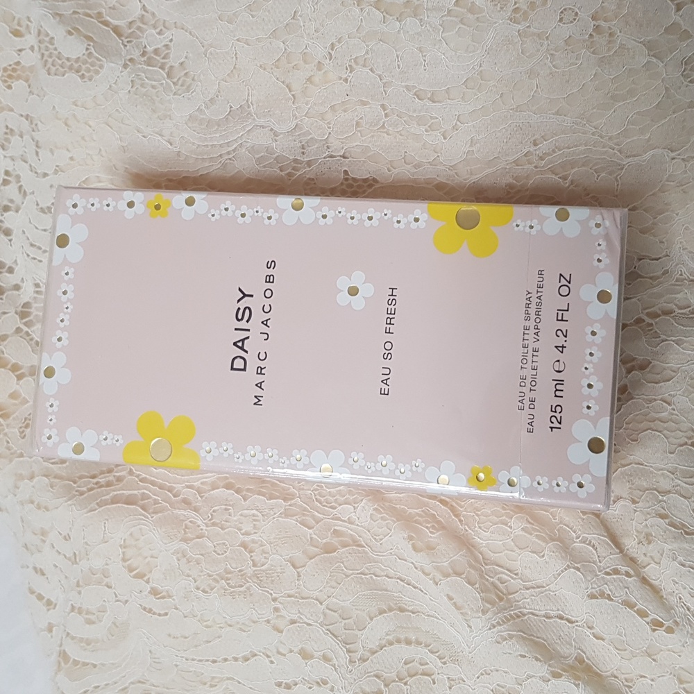 Daisy Marc Jacobs EAU  SO FRESH